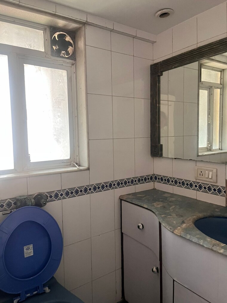 Bathroom, andheri west 3 Bedroom 1500 Sq.Ft. Apartment In Andheri West Mumbai 9384029