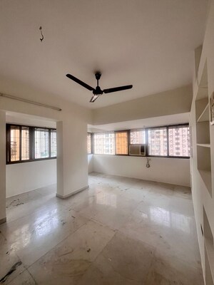 Room in 3 BHK Apartment at Andheri West – for Rent