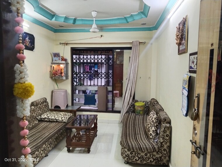 Living Room, poonam-everest 2 Bedroom 860 Sq.Ft. Apartment In Nalasopara West Palghar 9384035