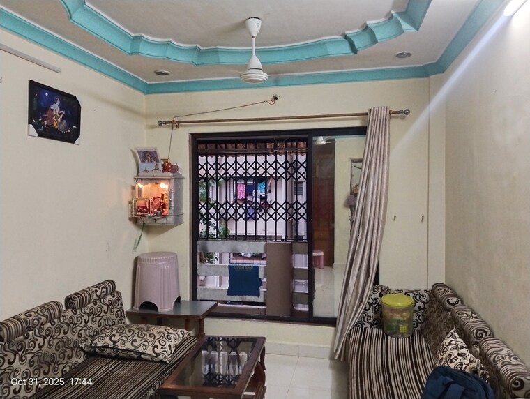 Living Room, poonam-everest 2 Bedroom 860 Sq.Ft. Apartment In Nalasopara West Palghar 9384035