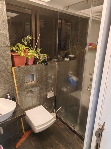 Team Area in 2 BHK Apartment at Versova Heaven CHS, Andheri West – for Rent