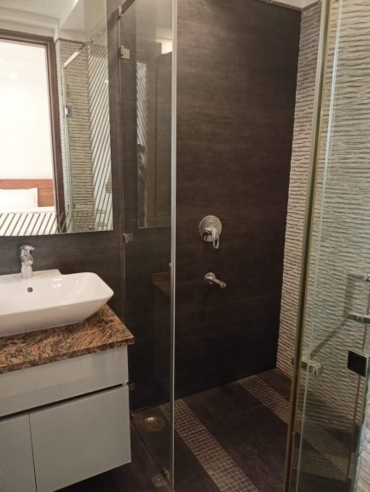 Attached Bathroom, greater kailash ii 3 Bedroom 1850 Sq.Ft. Builder Floor In Greater Kailash ii Delhi 9384071