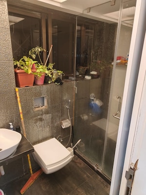 Team Area in 2 BHK Apartment at Dariya Darshan, Andheri West – for Sale