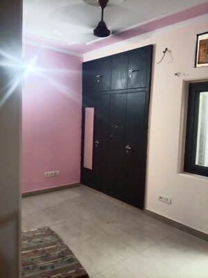 Room in 2 BHK Villa at RWA Apartments Sector 26, Sector 26 – for Rent
