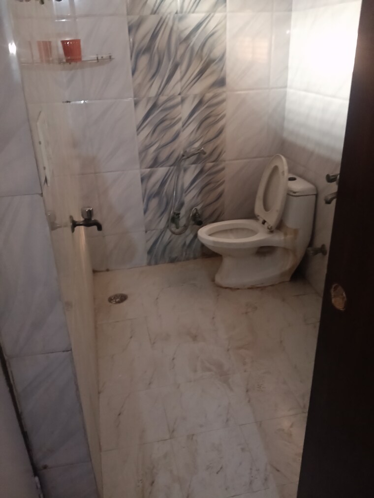 Bathroom, rwa-apartments-sector-26 2 Bedroom 112 Sq.Mt. Villa In Sector 26 Noida 9384056
