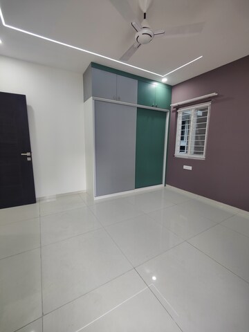 Room in 3 BHK Apartment at Rajapushpa Provincia, Narsingi – for Rent