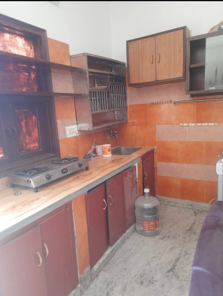 Kitchen, chittaranjan park 1.5 Bedroom 600 Sq.Ft. Builder Floor In Chittaranjan Park Delhi 9384073