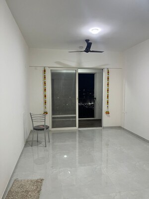 Room in 2 BHK Apartment at Nyati Era, Dhanori – for Rent