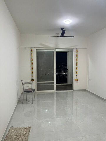 Room in 2 BHK Apartment at Nyati Era, Dhanori – for Rent