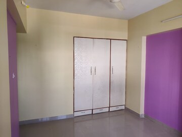 Room in 2 BHK Apartment at Runwal Garden City, Balkum Pada – for Rent