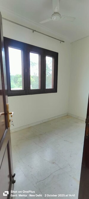 Room in 4 BHK Builder Floor at Saket – for Sale