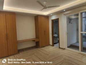 Room in 4 BHK Builder Floor at Saket – for Sale