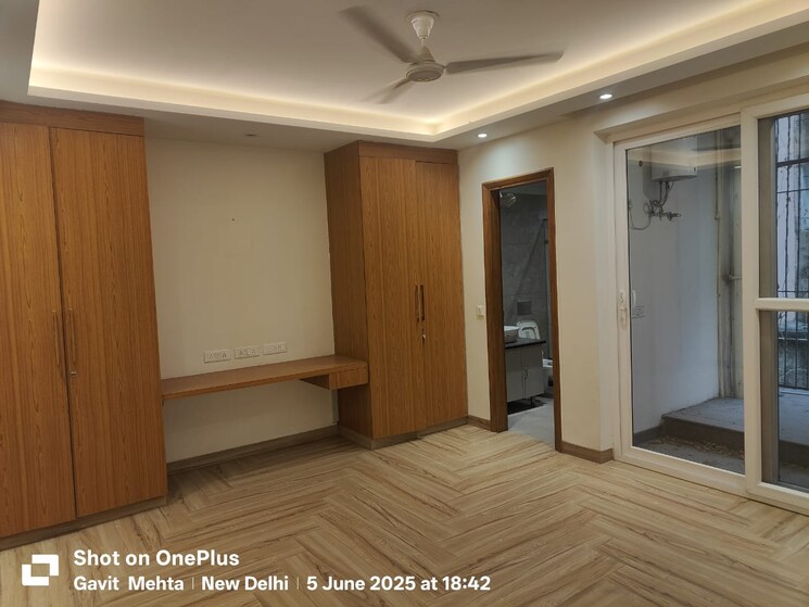 Room, saket 4 Bedroom 300 Sq.Yd. Builder Floor In Saket Delhi 9384131