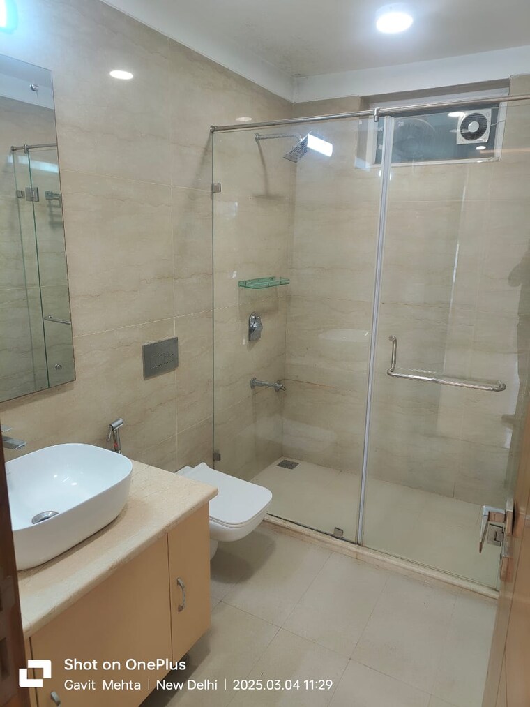 Bathroom, saket 4 Bedroom 300 Sq.Yd. Builder Floor In Saket Delhi 9384131