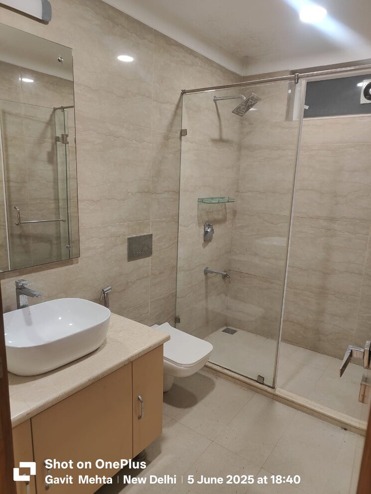 Bathroom, saket 4 Bedroom 300 Sq.Yd. Builder Floor In Saket Delhi 9384131