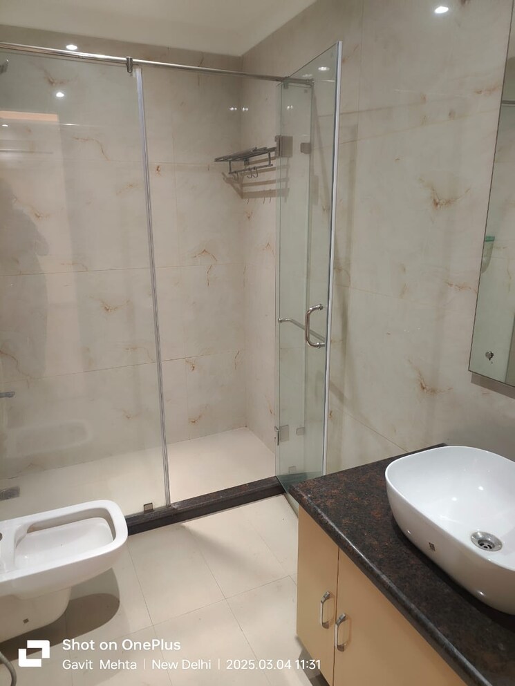 Bathroom, saket 4 Bedroom 300 Sq.Yd. Builder Floor In Saket Delhi 9384131