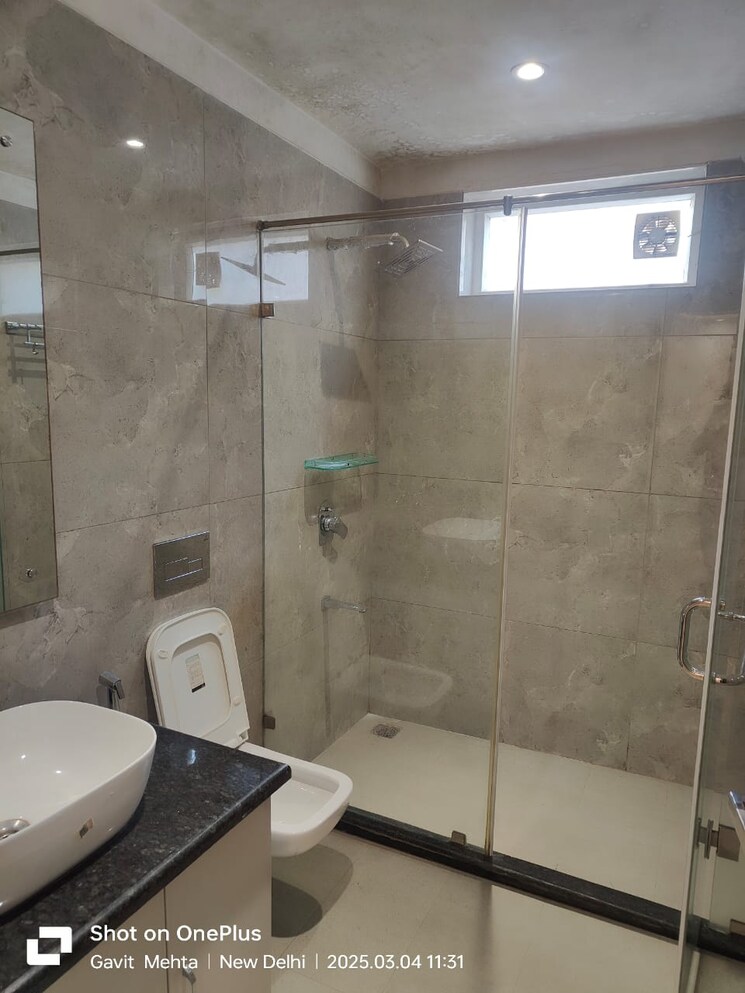 Bathroom, saket 4 Bedroom 300 Sq.Yd. Builder Floor In Saket Delhi 9384131