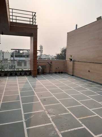 5 BHK Builder Floor For Sale in Rohini Sector 11