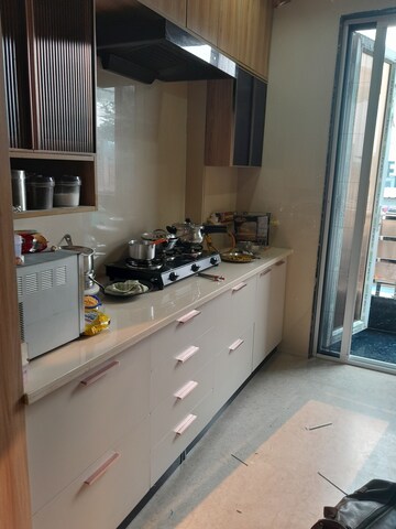 Furnished Amenities in 5 BHK Builder Floor at Rohini Sector 11 – for Sale