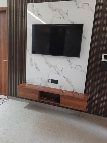 Furnished Amenities in 5 BHK Builder Floor at Rohini Sector 11 – for Sale