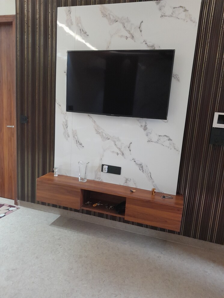 undefined, rohini sector 11 5 Bedroom 96 Sq.Mt. Builder Floor In Rohini Sector 11 Delhi 9384139