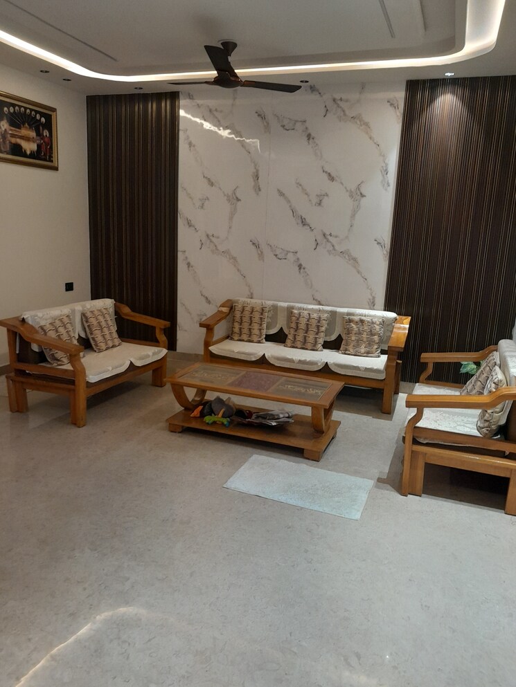 undefined, rohini sector 11 5 Bedroom 96 Sq.Mt. Builder Floor In Rohini Sector 11 Delhi 9384139