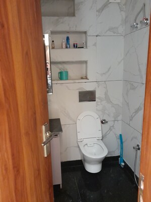 Team Area in 5 BHK Builder Floor at Rohini Sector 11 – for Sale