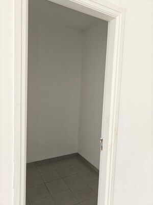 Room in 3 BHK Apartment at Sector 20 – for Sale