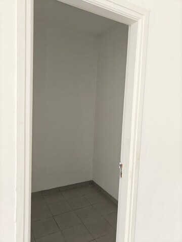 Room in 3 BHK Apartment at Sector 20 – for Sale