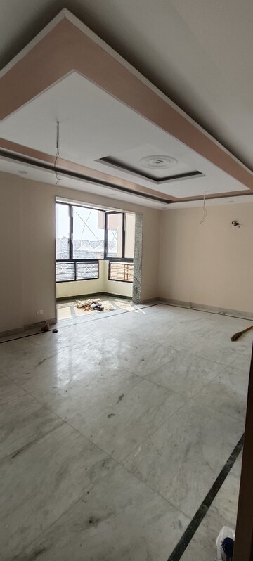 Room in 3 BHK Apartment at Sector 20 – for Sale