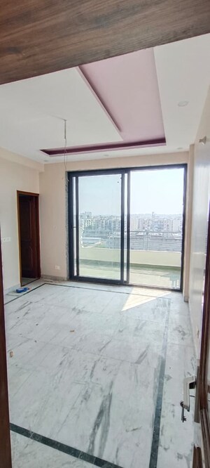 Room in 3 BHK Apartment at Sector 20 – for Sale