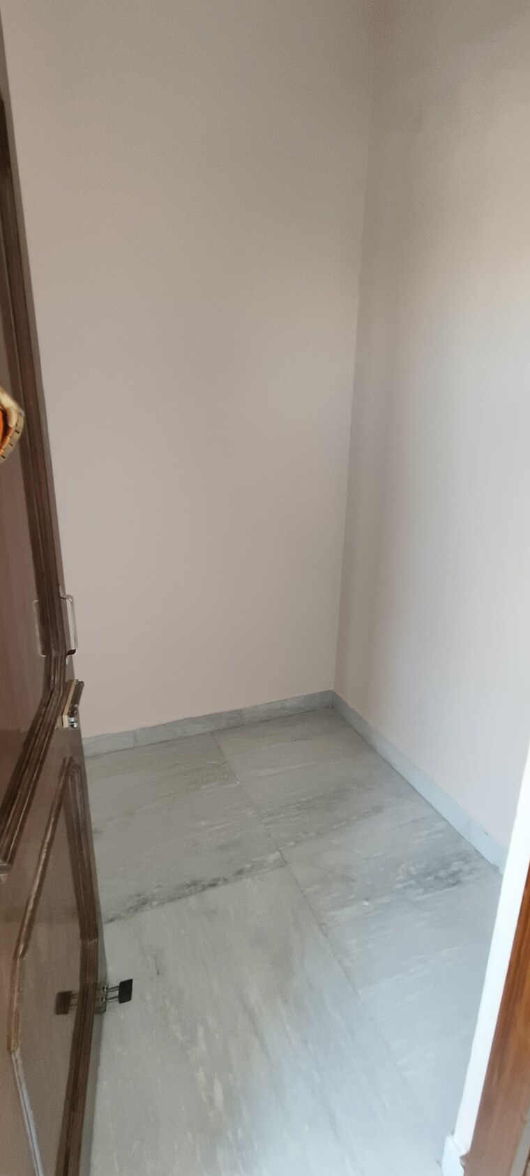 Room, sector 20 3 Bedroom 1800 Sq.Ft. Apartment In Sector 20 Panchkula 9384156
