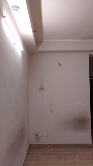 2 BHK Apartment For Rent in Amrapali Golf Homes, Sector 4 Greater Noida