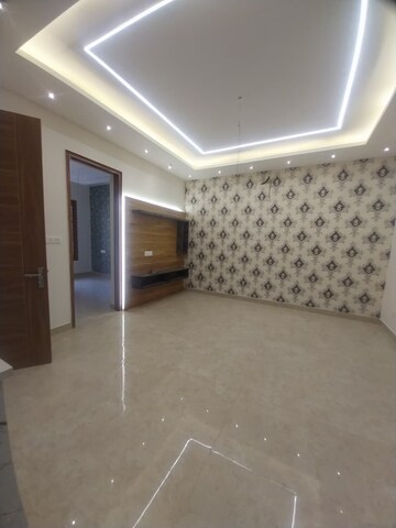 3.5 BHK Apartment For Sale in Sector 17