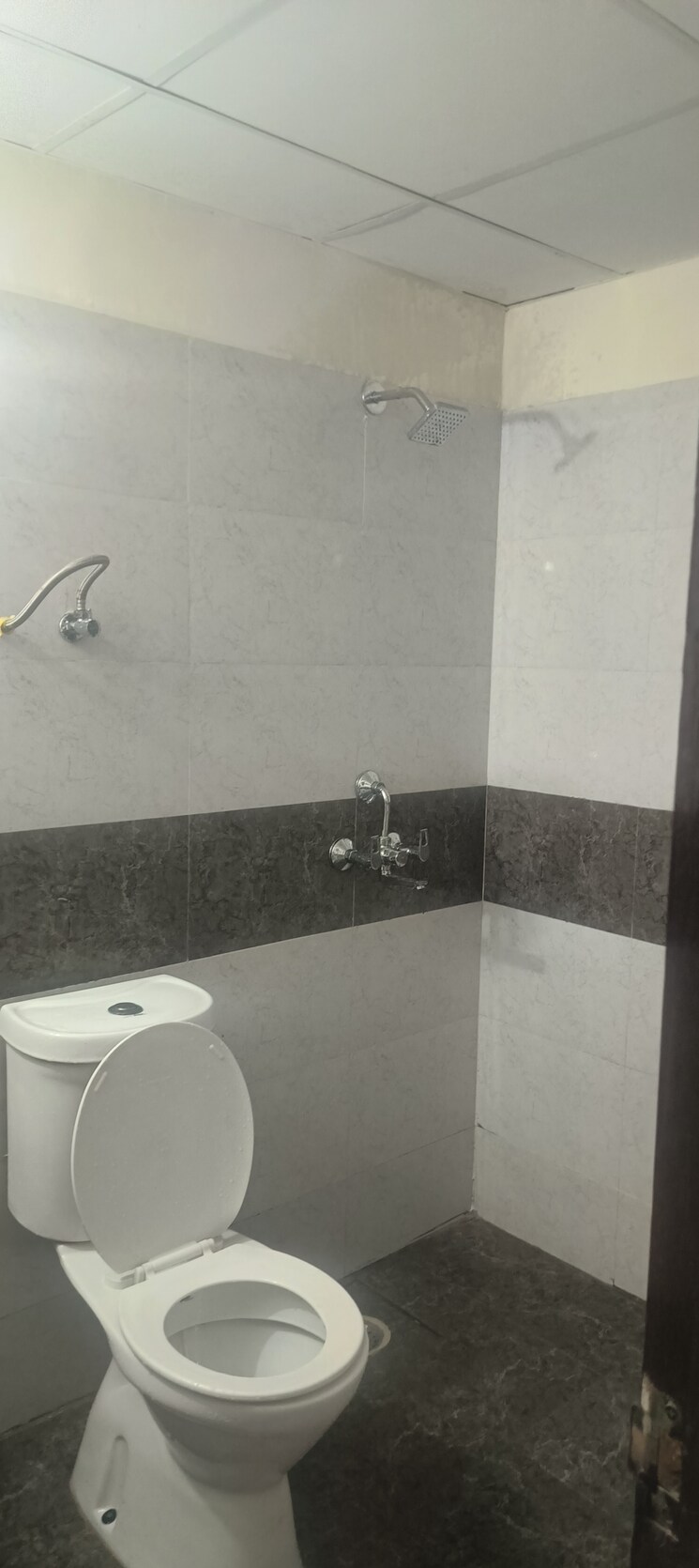 Bathroom, amrapali-crystal-homes 3 Bedroom 1700 Sq.Ft. Apartment In Sector 76 Noida 9384173