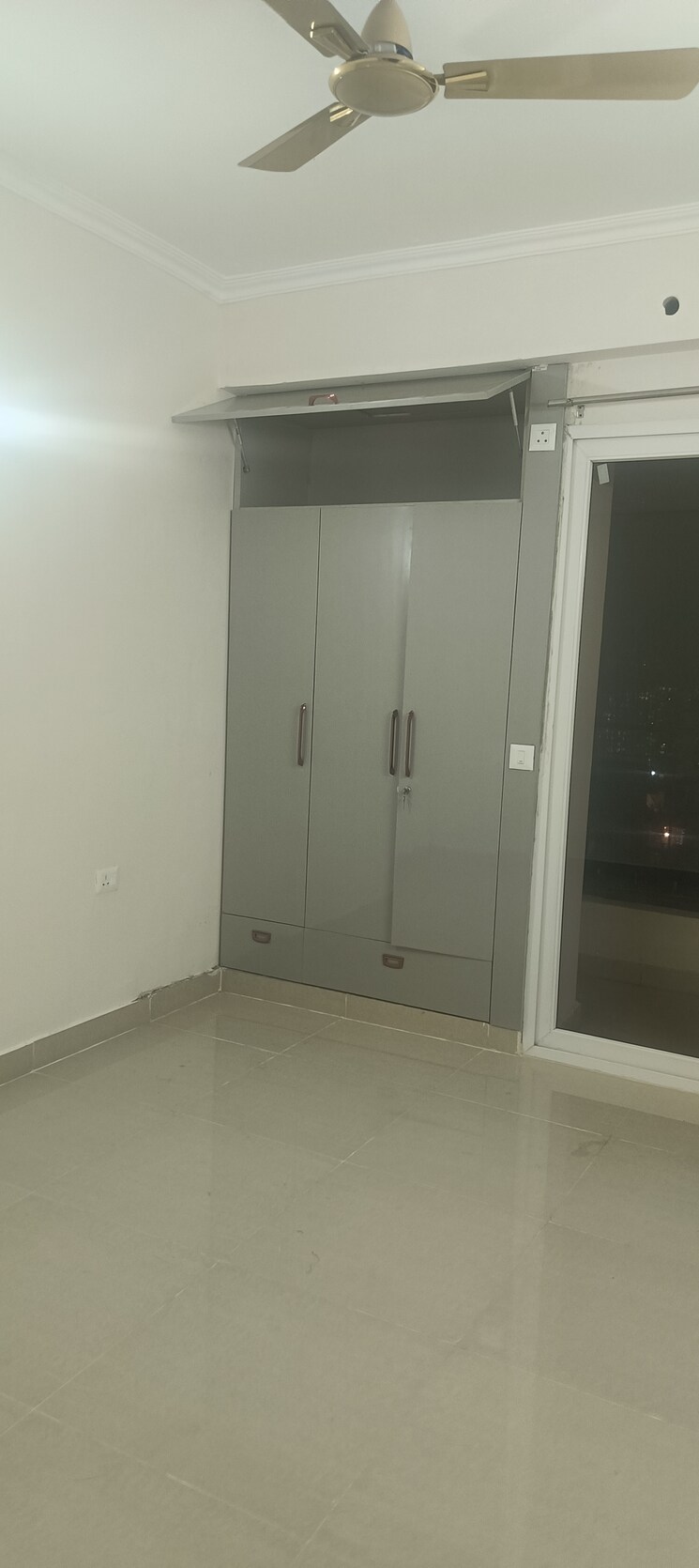 Room, amrapali-crystal-homes 3 Bedroom 1700 Sq.Ft. Apartment In Sector 76 Noida 9384173