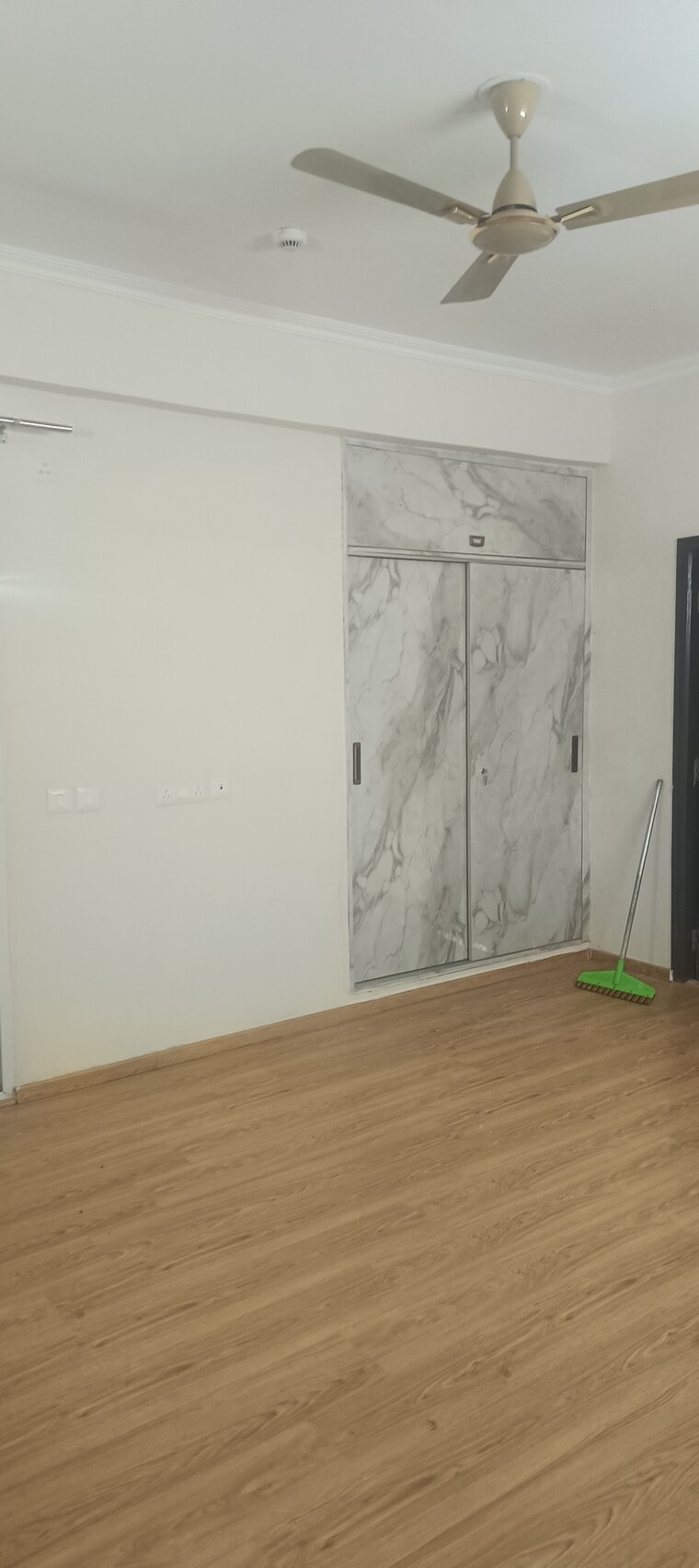 Room, amrapali-crystal-homes 3 Bedroom 1700 Sq.Ft. Apartment In Sector 76 Noida 9384173