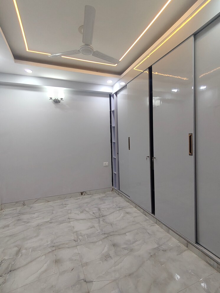 Room, saket 1 Bedroom 55 Sq.Yd. Builder Floor In Saket Delhi 9384180