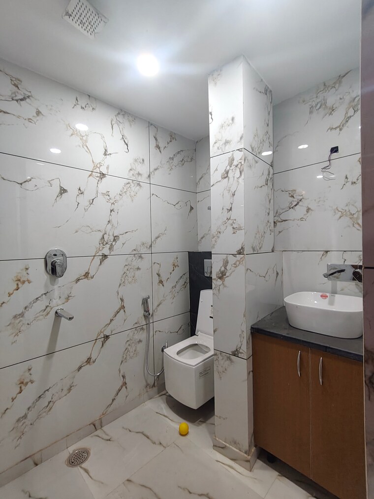 Bathroom, saket 1 Bedroom 55 Sq.Yd. Builder Floor In Saket Delhi 9384180