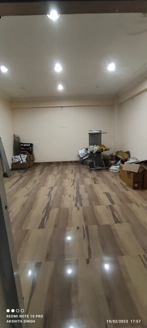 Team Area in  Showroom at Gomti Nagar – for Rent