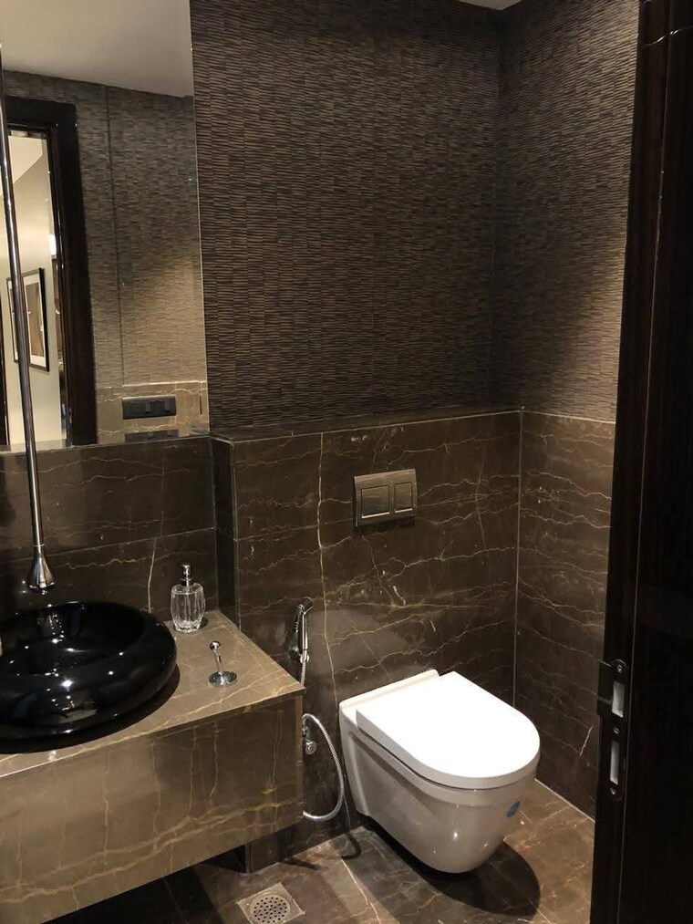 Bathroom, cosmos-executive 3 Bedroom 1499 Sq.Ft. Apartment In Sector 3 Gurgaon 9384191