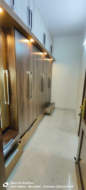 Furnished Amenities in 6 BHK Independent House at Sainik Farm – for Rent