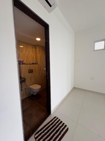 Furnished Amenities in 2 BHK Apartment at Lodha Amara, Kolshet Road – for Rent