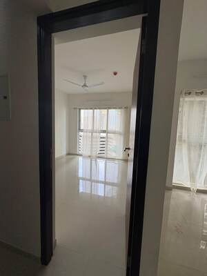 2 BHK Apartment For Rent in Lodha Amara, Kolshet Road