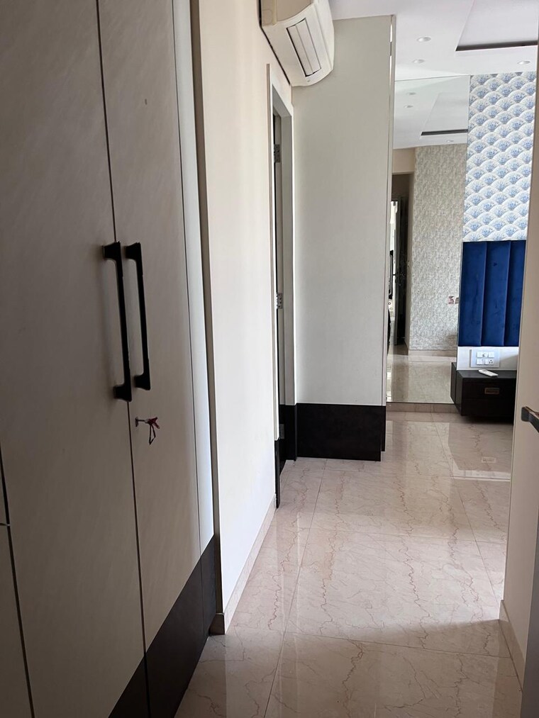 Bathroom, lodha-sterling 3 Bedroom 1041 Sq.Ft. Apartment In Kolshet Road Thane 9384208