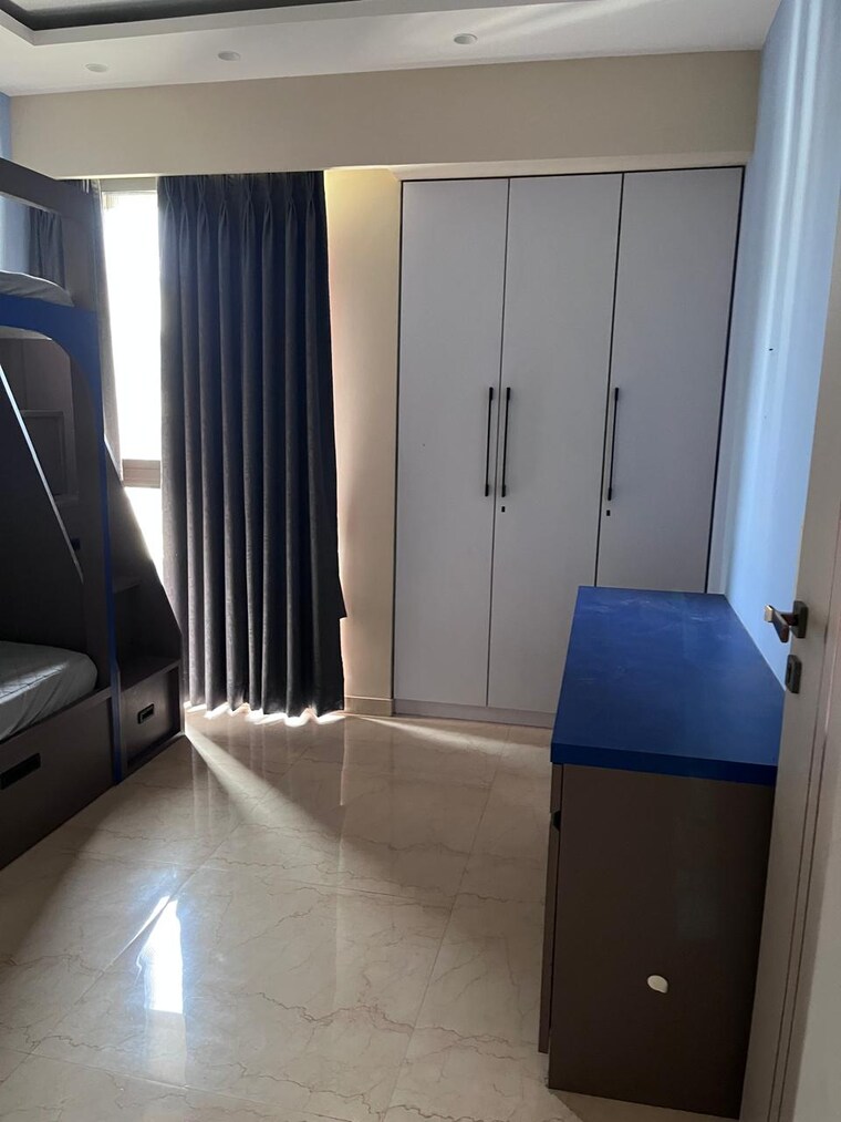 Team Area, lodha-sterling 3 Bedroom 1041 Sq.Ft. Apartment In Kolshet Road Thane 9384208