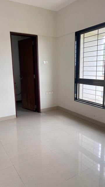 Room in 3 BHK Apartment at Amit 9 Green Park, Parvati Paytha – for Rent