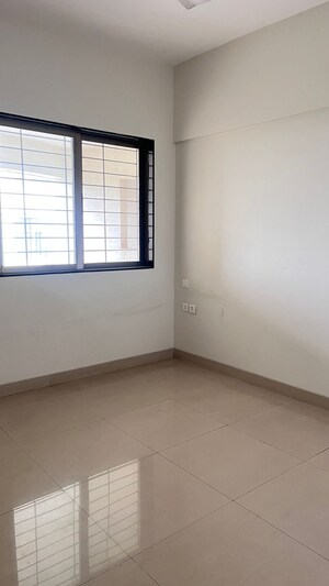 Room in 3 BHK Apartment at Amit 9 Green Park, Parvati Paytha – for Rent