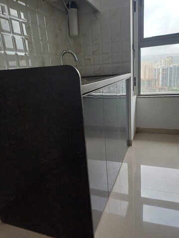 1 BHK Apartment For Rent in Kalpataru Immensa, Kolshet Road