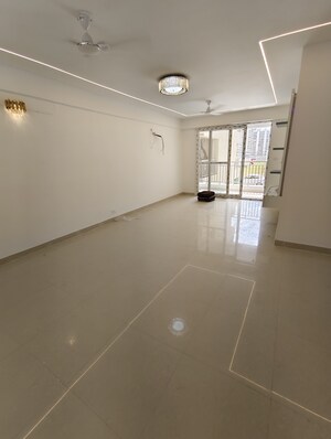 Room in 3 BHK Apartment at Golf Links – for Sale